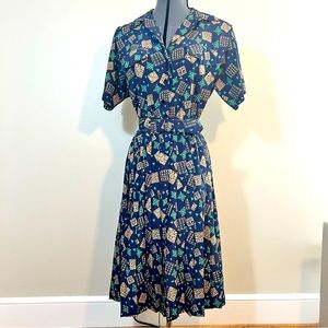 Vintage Leslie Fay Navy Geometric Print Petite Size 10P